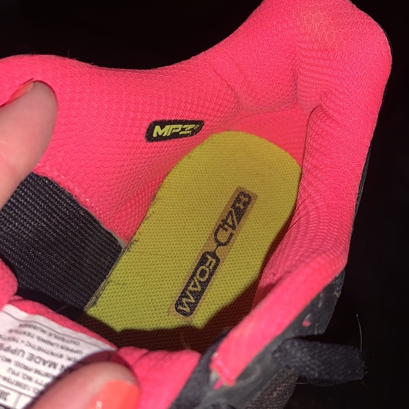 Under Armour Women’s Micro G Shoes 7.5 - Picture 5 of 7